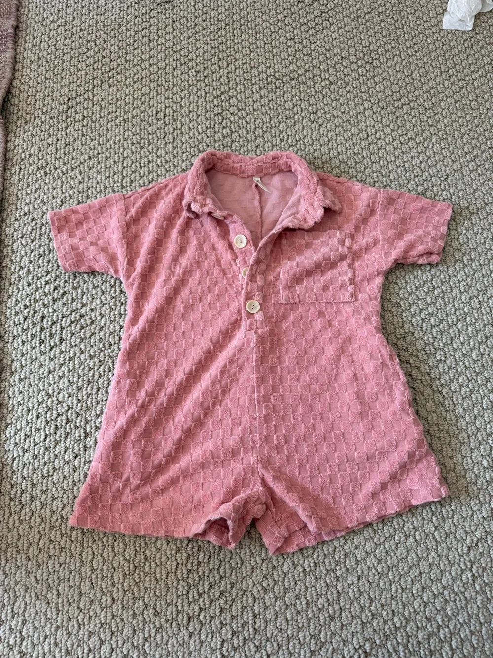Rylee +  Cru Girls' Pink Textured Terry Cloth Button Romper 2-3y